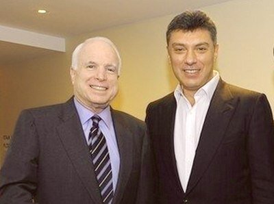 Патриот США и их щеневмерлой колонии Борис Немцов с одним из своих кукловодов, русофобом Джоном Маккейном