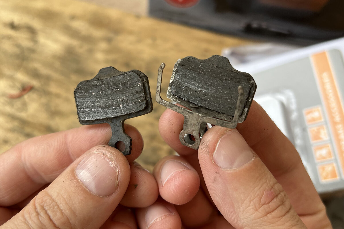 Старые колодки.