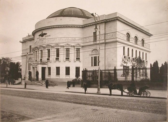 
Украинская Центральная Рада. Иточник: https://humus.livejournal.com/4026050.html?page=2