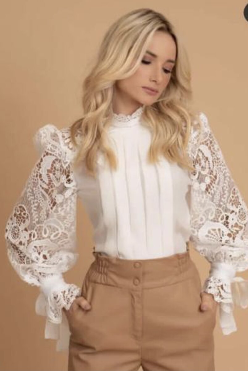 Блузка, которую изначально хотела сшить клиентка. Фото плохого качества, но другого у меня нет