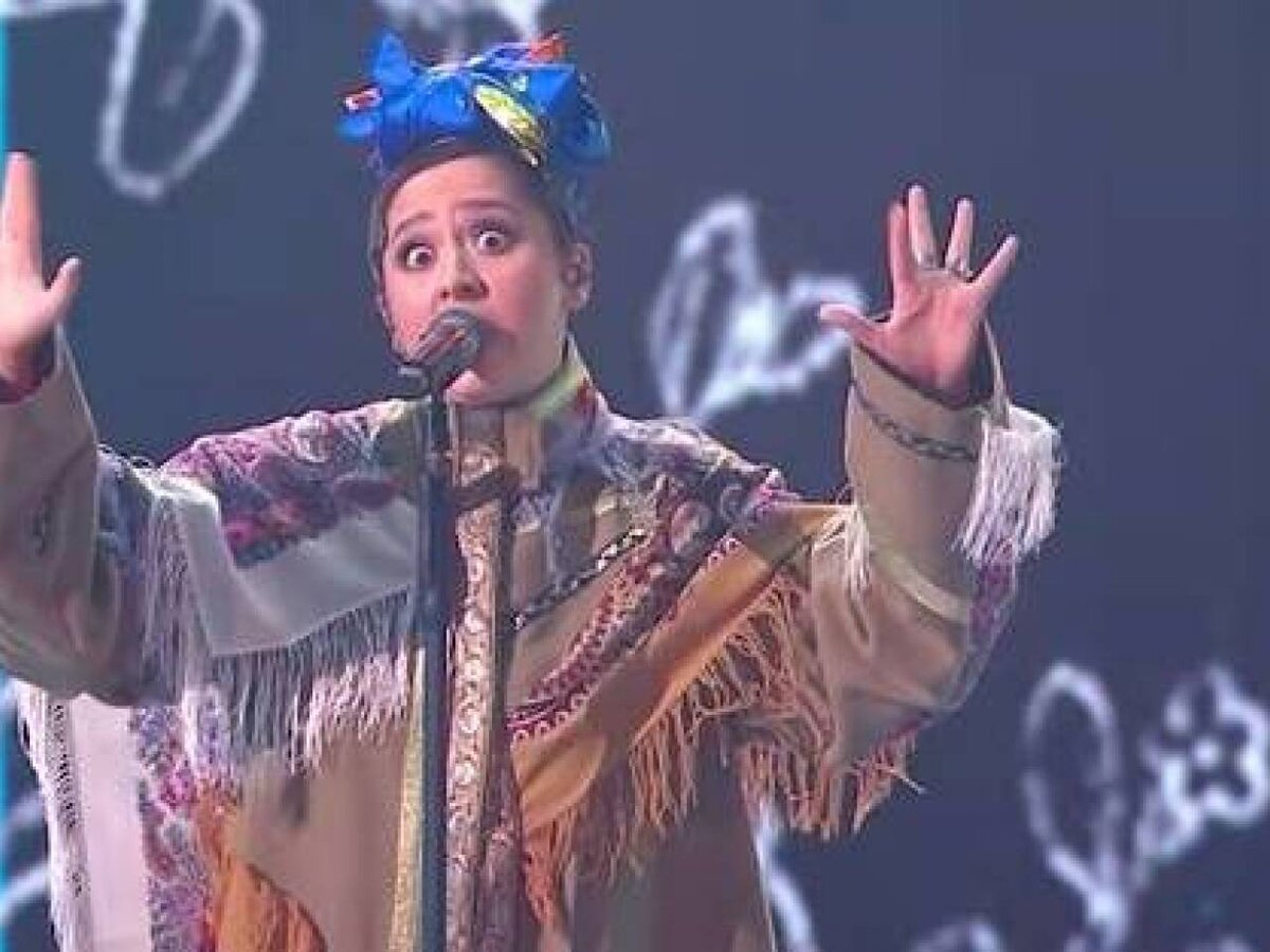    Вот так мы выглядим (сегодня я с вами, понесу крест этнических нелепостей. Хотя я в отличии от оных не считаю вправе называть себя русской). 
   Узнали в этом облике себя, своих жен, сестер, дочерей? 