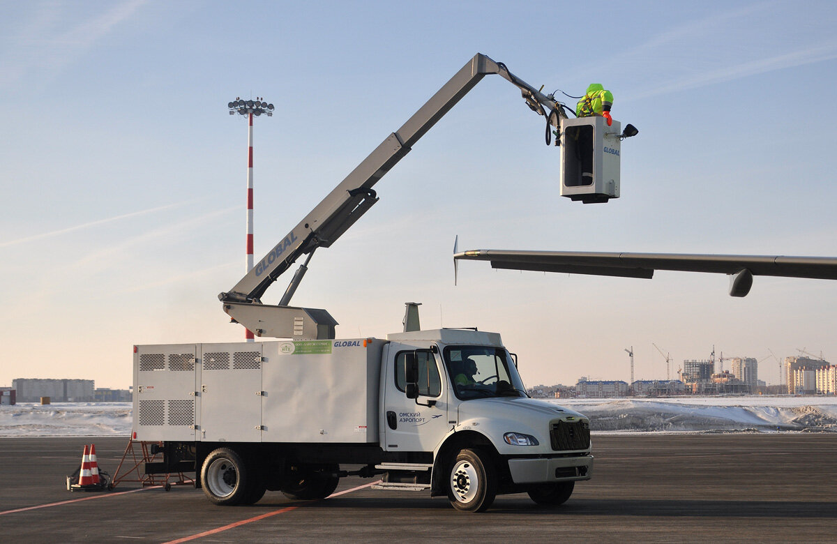 1. Машина противообледенительной обработки самолетов - Global Regional 1200 Deicer

