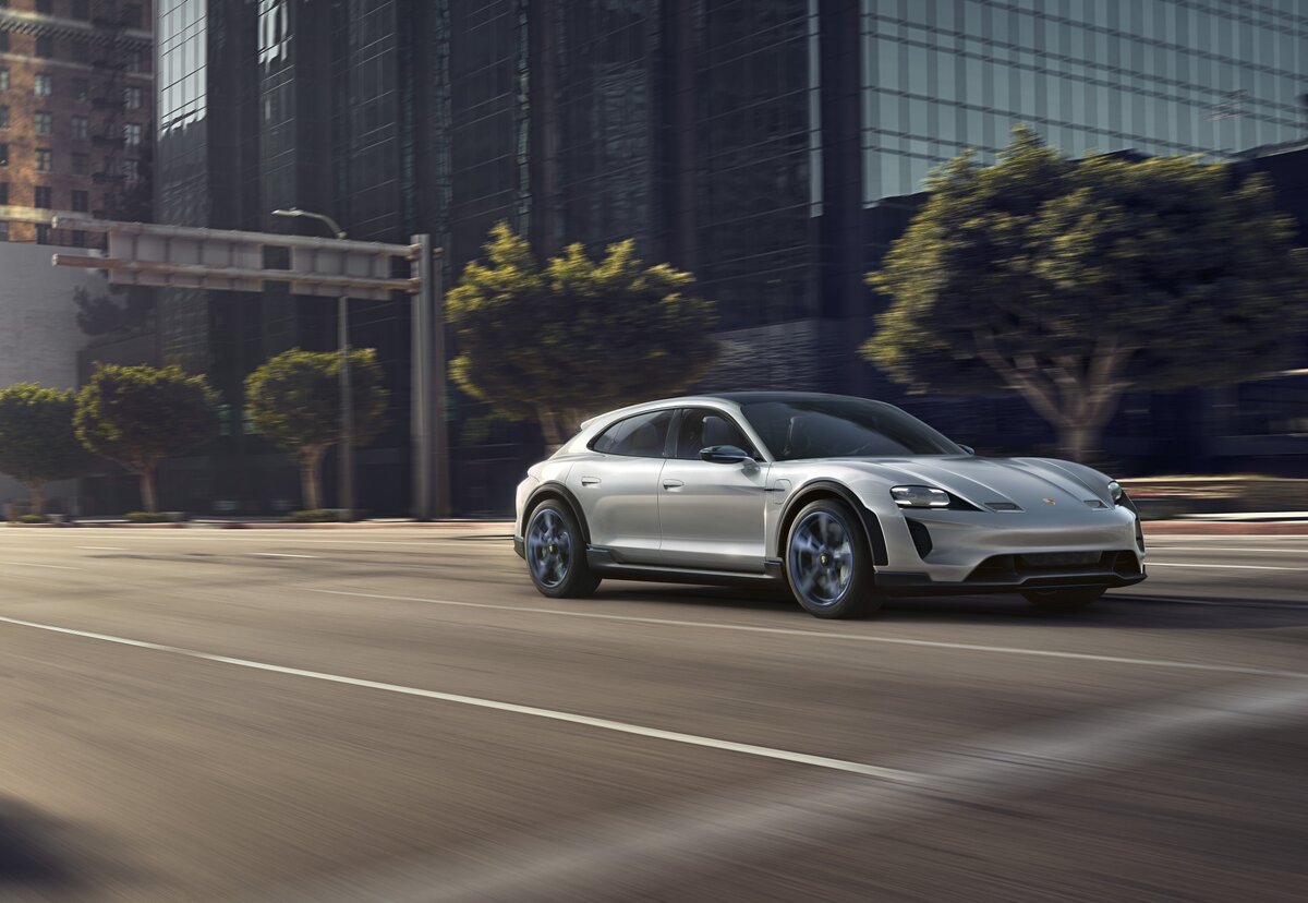 Porsche Mission E Cross Turismo