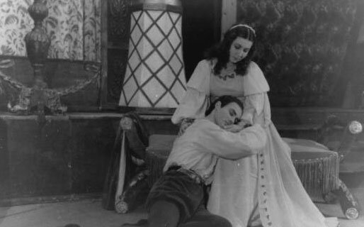 Нина Славинская в спектакле "Ромео и Джульетта"