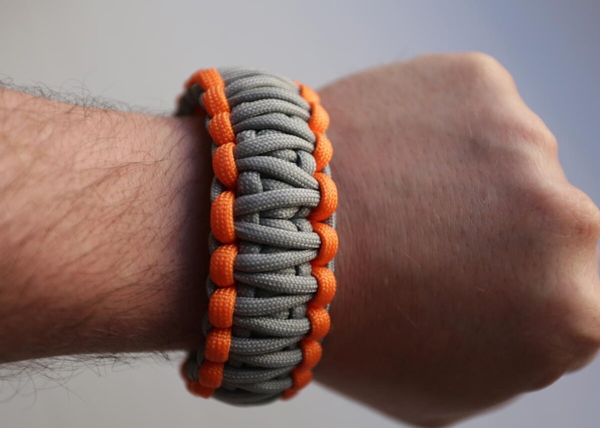 Паракордовый браслет