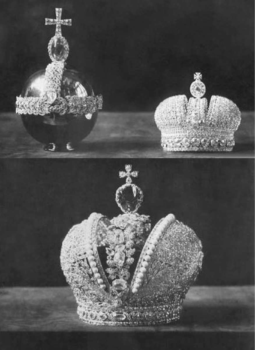 Коронационный альбом 1896 года, вверху — императорская держава и малая корона, Большая императорская корона — внизу. Источник wikipedia.org