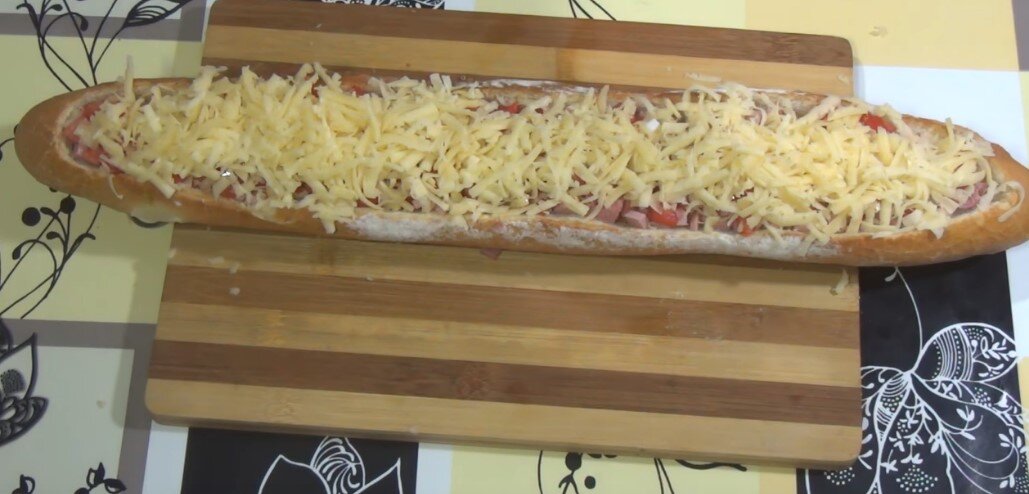 Фаршированные батоны, пицца