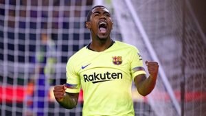 «Барселона» без своего лидера выглядела в Милане далеко не так убедительно, как мы в последнее время привыкли видеть. Тем не менее, благодаря первому голу в первом же своём матче ЛЧ 21-летнего бразильца Малкома, вышедшего на замену на 81 минуте игры, каталонцы были очень близки к победе и в гостевой встрече. Однако «Интер», похоже, становится уже ЗМС по части изменений неудачно складывающегося поединка в свою пользу. На сей раз, правда, победить не удалось, но, думается, и ответным голом Икарди хозяева могут быть довольны. Главное — не начудить в игре против «Тоттенхэма»!