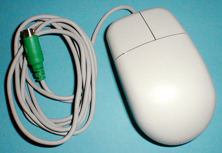 На самом деле на днище было написано Microsoft, но я это узнал только сегодня при написании статьи