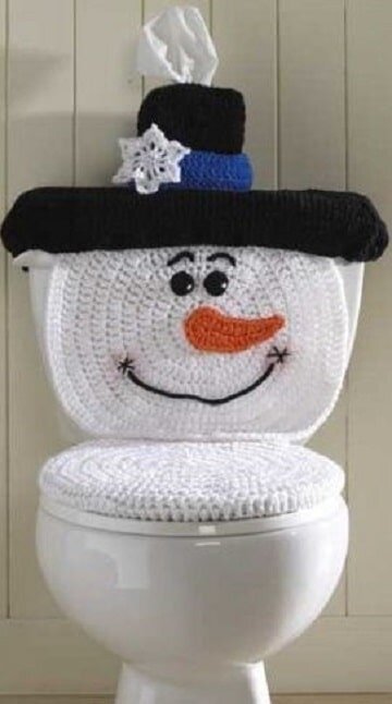 Вязаный Снеговик для унитаза.