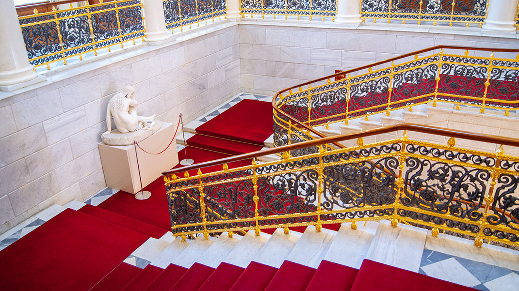 Парадная лестница