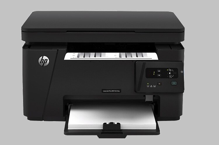 Вот такой многофункциональный принтер HP MFP 125a. Какой-то хлипкий у него ролик забора, честное слово :)