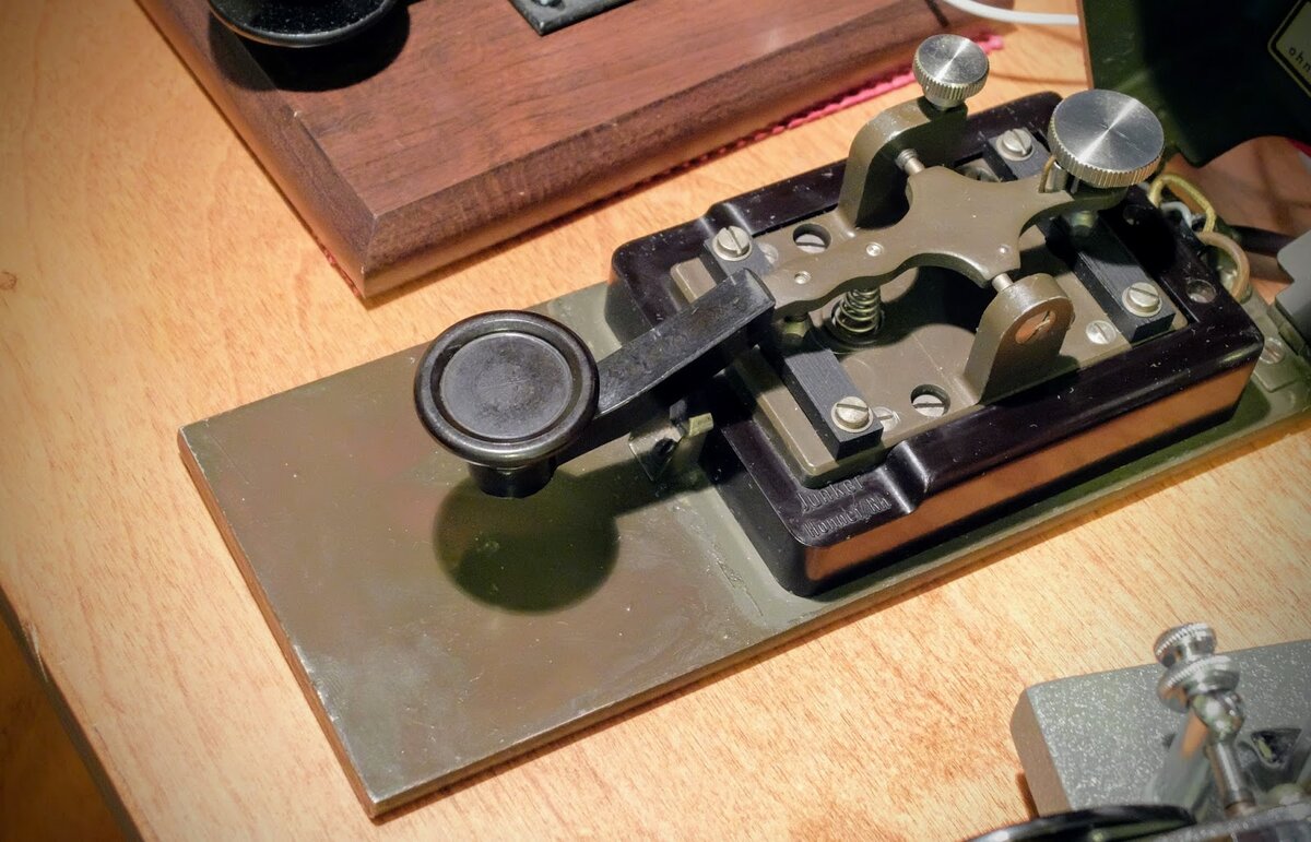 ключ 1940 г.в Junker Telegraph MT 50.    Фото Яндекс картинки в качестве иллюстрации