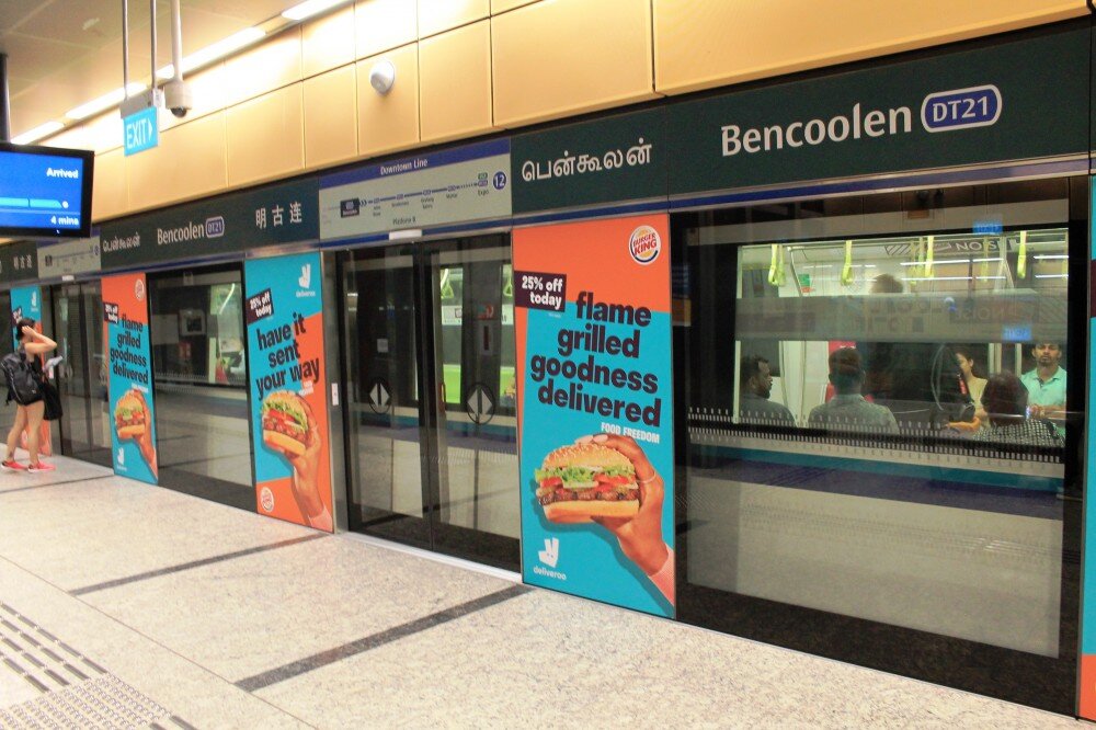 2. Станции метро обязательно с ограничениями для выхода, по типу питерских. Тут это потому, что составы без машиниста, в основном

