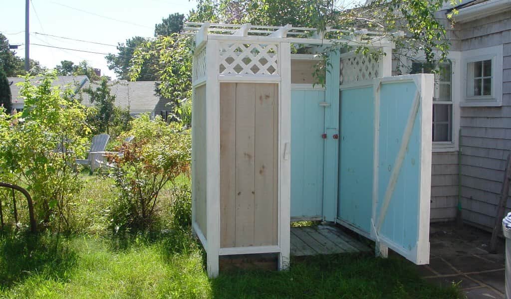 Фото: летний душ на даче