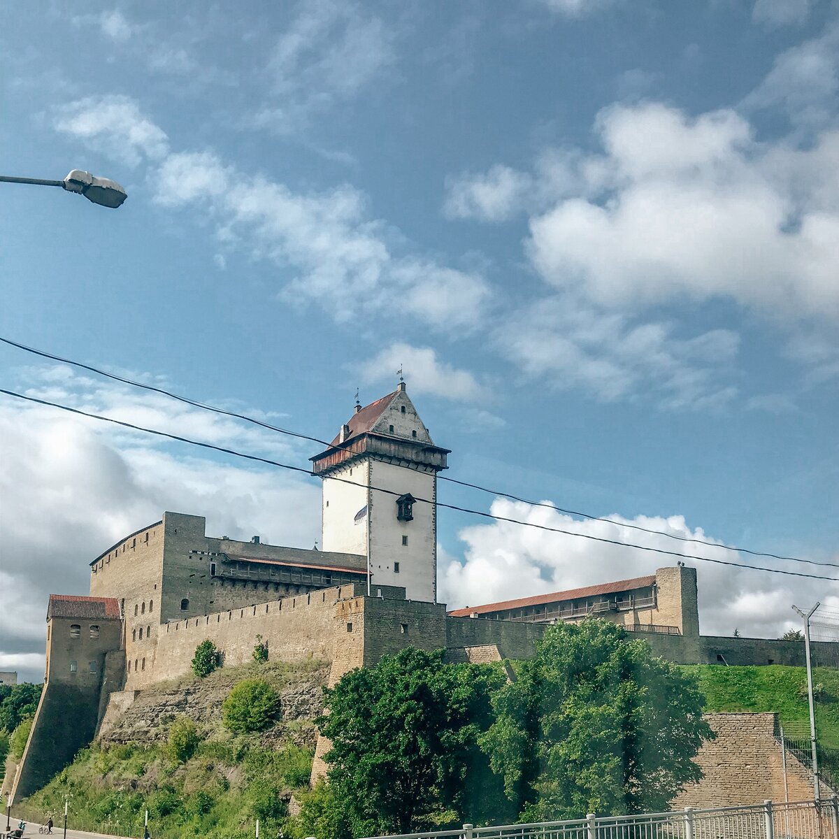                                                           Нарвский замок