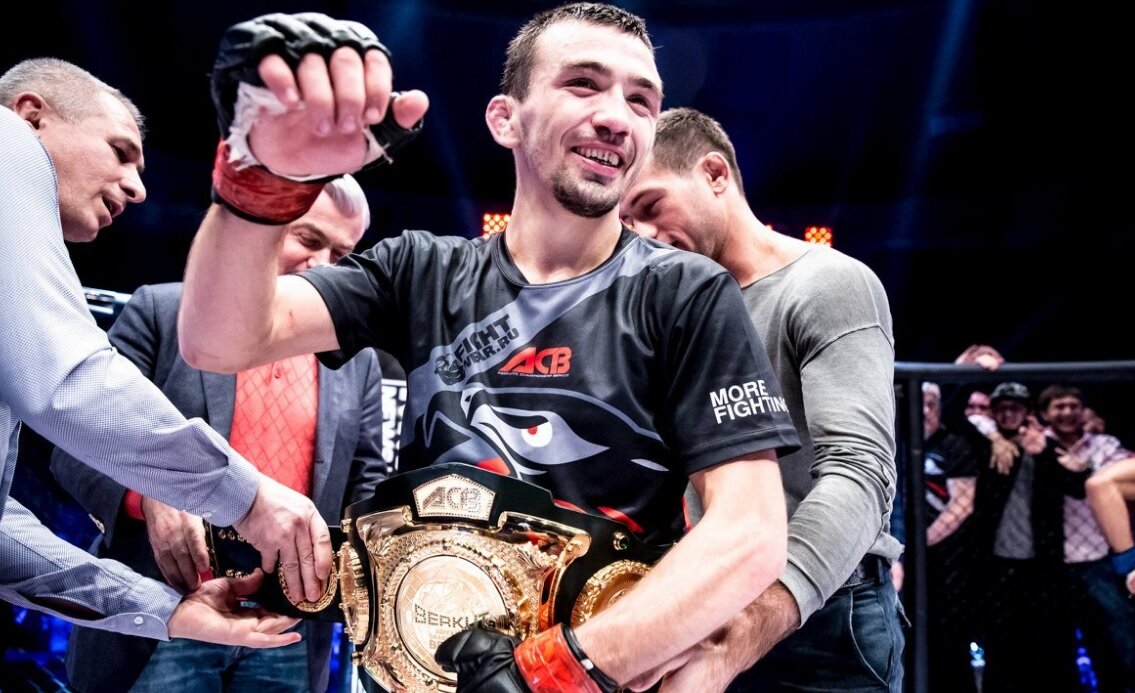 Аскар Аскаров был чемпионом лиги ACB. Теперь он будет покорять UFC