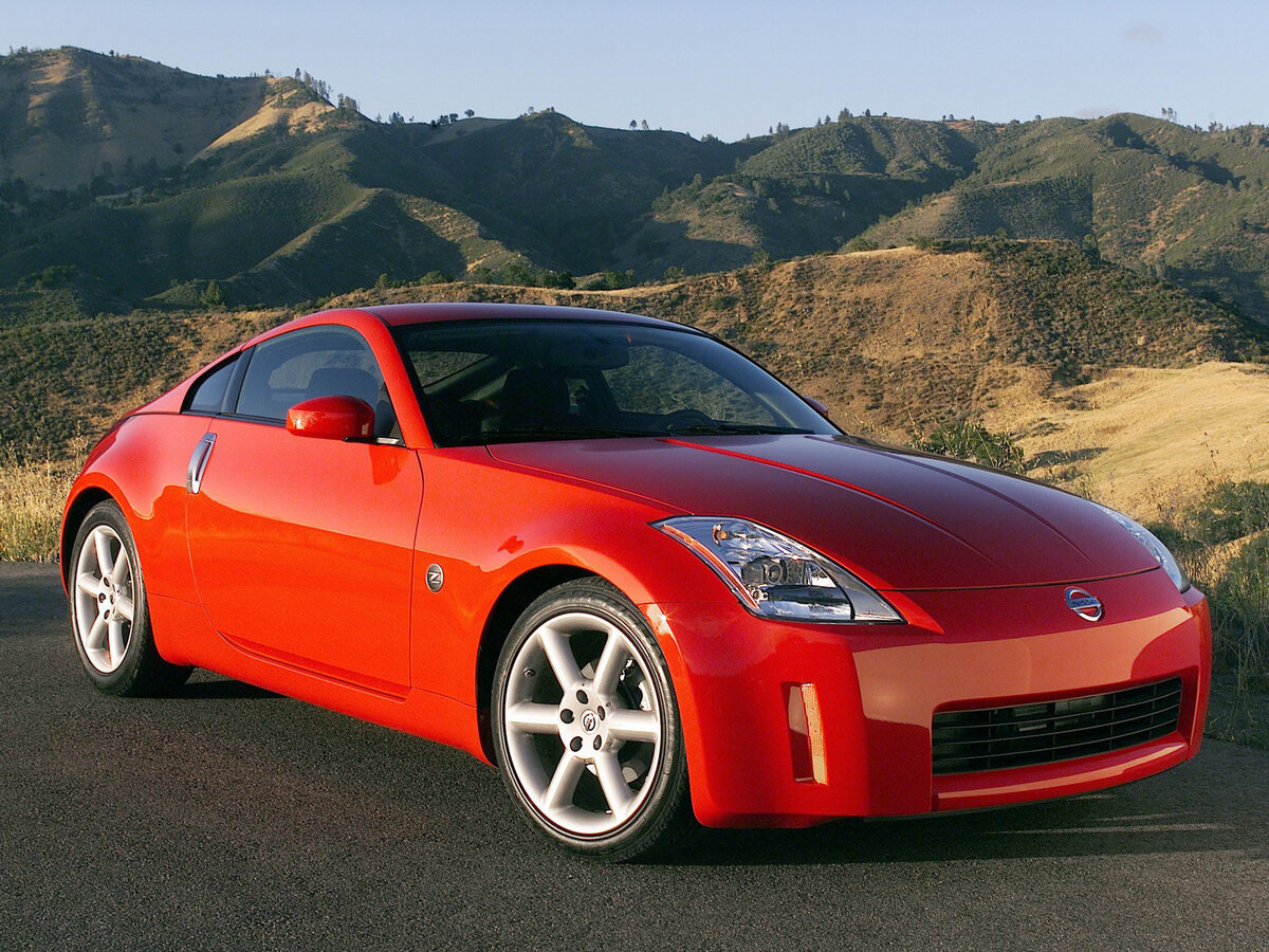 Ниссан 370z и девушка