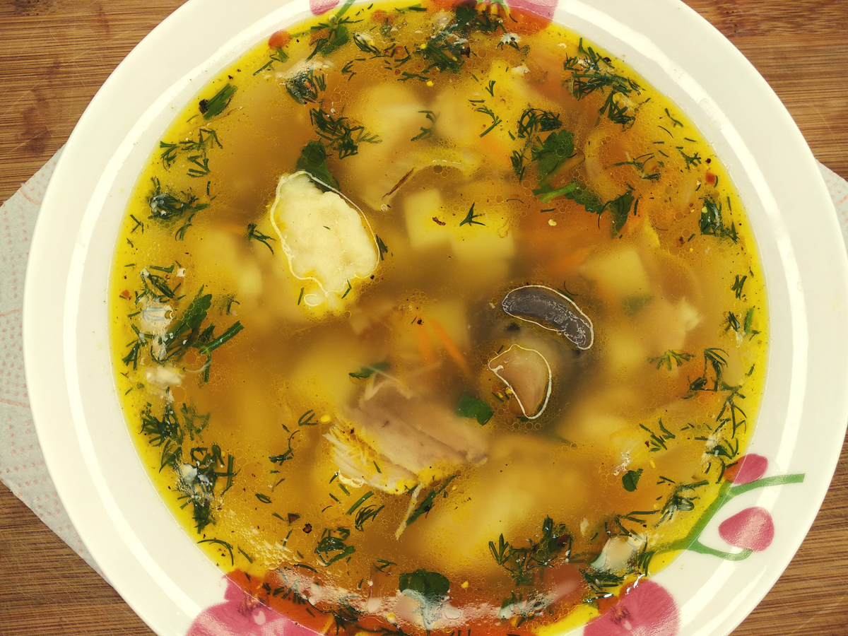 Вкусный суп с вешенками рецепт. Постный суп с клецками. Суп из куриных горлышек. Суп с розмарином. Суп с рожками.