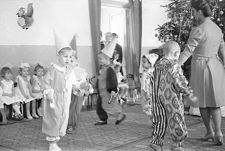 Танец клоунов