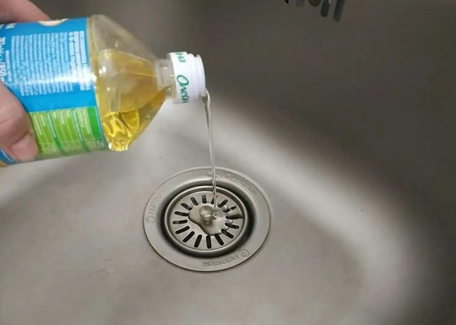 масло для мойки керхер 5. подсолнечное масло в раковину. масло заливают мойку. масло заливают мойку. моторное масло karcher 6.