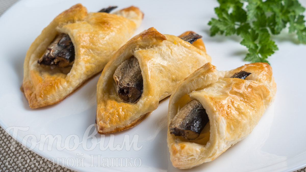 Прибалтийские пирожки со шпротами