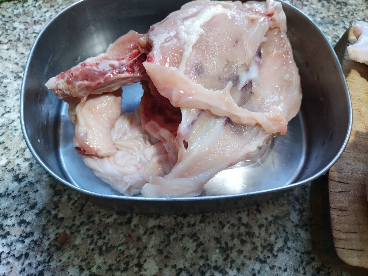 Остальным делимся с домашними питомцами. Ну или оставляем себе на бульон