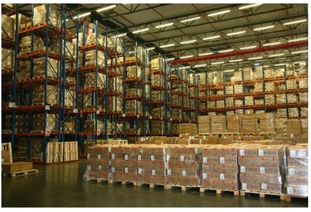 Склад компании Avon в Подмосковье. Скриншот http://www.avoncompany.ru/about/zavod-avon.php