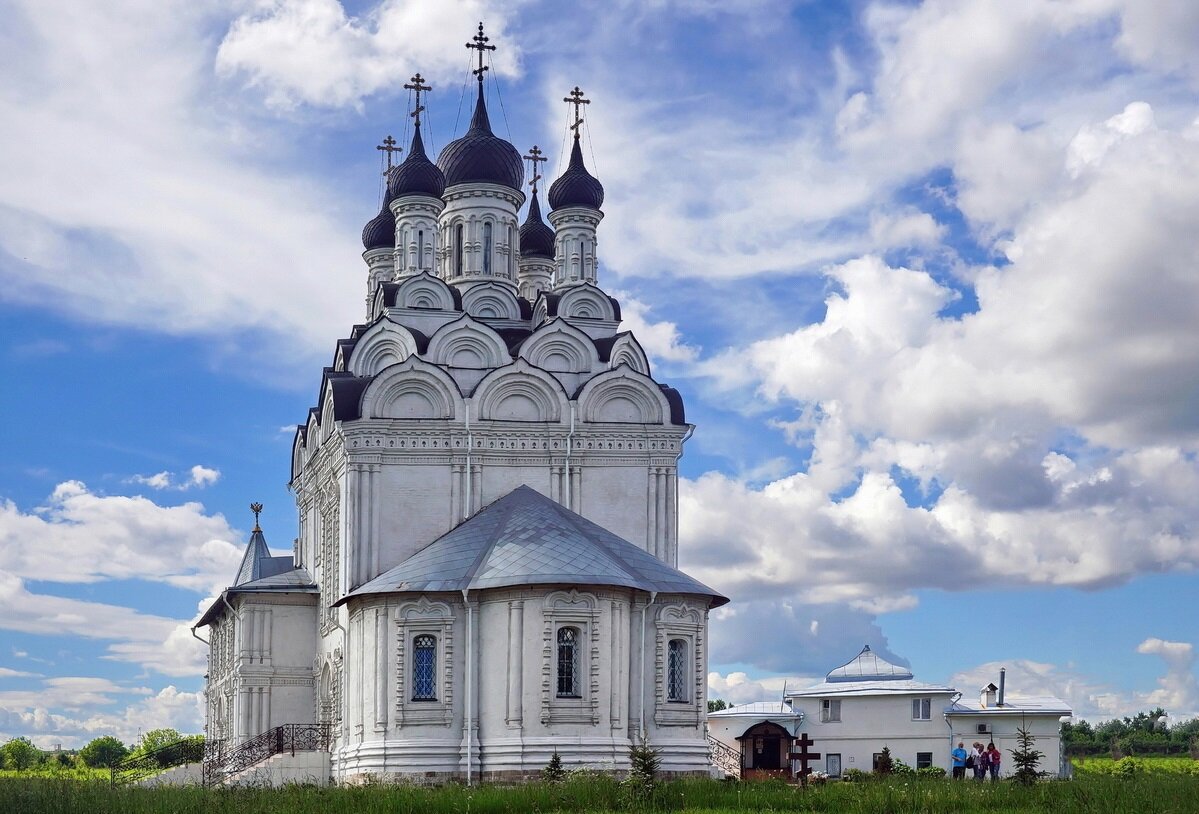 Церковь благовещения. Церковь Благовещения Тайнинская. Храм Богородицы Тайнинское. Благовещенский собор в Тайнинском. Храм Благовещения Пресвятой Богородицы в Тайнинском Надежда.