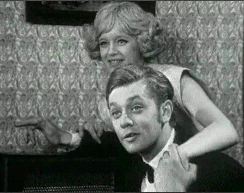 Телеспектакль опасный поворот. Не будите спящую собаку фильм. Алексей жарков не будите спящую собаку. Не будите спящую собаку 1972. Не будите спящую собаку фильм.