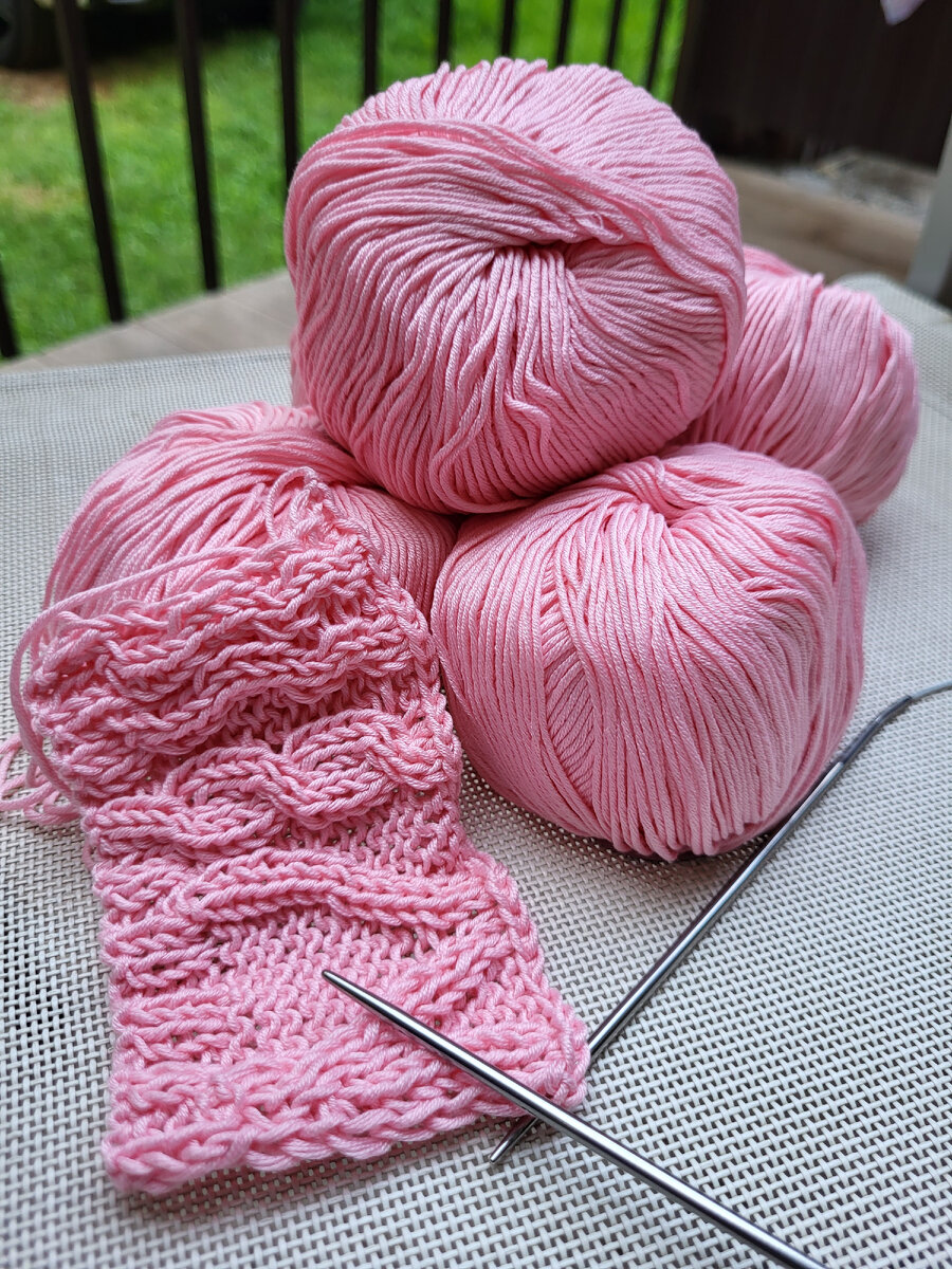 В тему модной индустрии – актуальный в этом сезоне розовый 😏