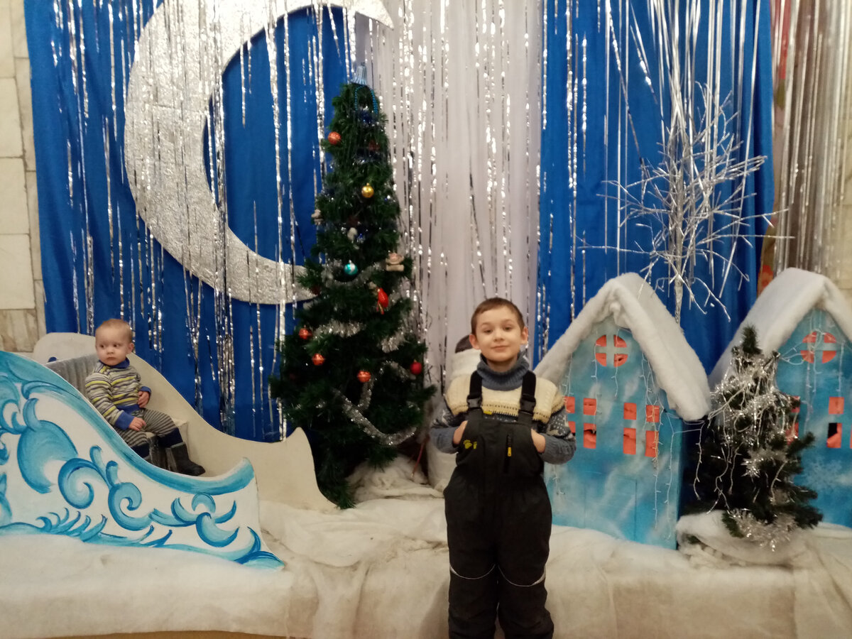 В дворце культуры. 15 января