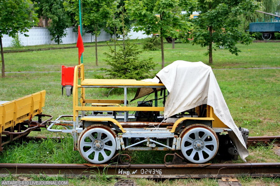 Дрезина железнодорожная ручная. Как обозначается дрезина. Дрезина железнодорожная. Зил-130 дрезина. Как обозначается дрезина.