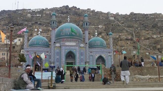Заголовок изображенияЗападные Кабула Сакхи храм является традиционным местом молитвы на Новый Год