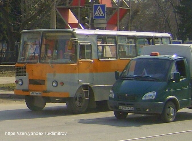 Автобус Таджикистан на улицах Новосибирска