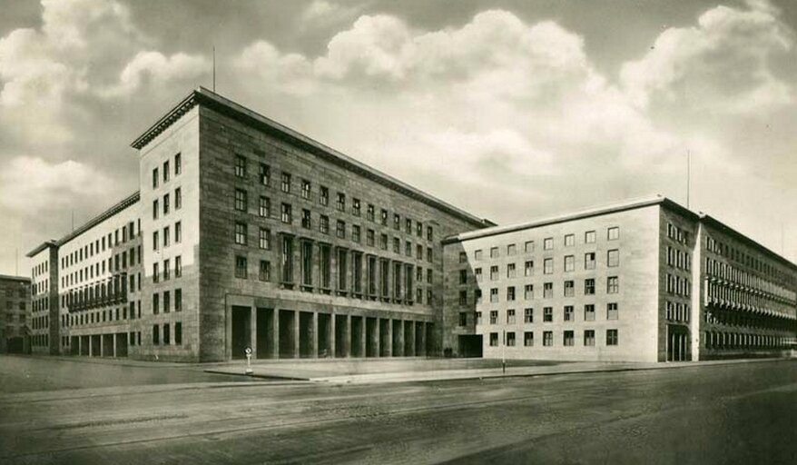 Здание министерства авиации, 1938 год.