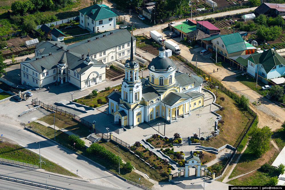 Верхняя пышма свет. Церковь Успения Пресвятой Богородицы, верхняя Пышма. Верхняя Пышма Свердловская область. Верхняя Пышма медная столица Урала.