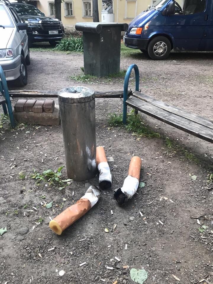 Курить придется на детских площадках около стадиона