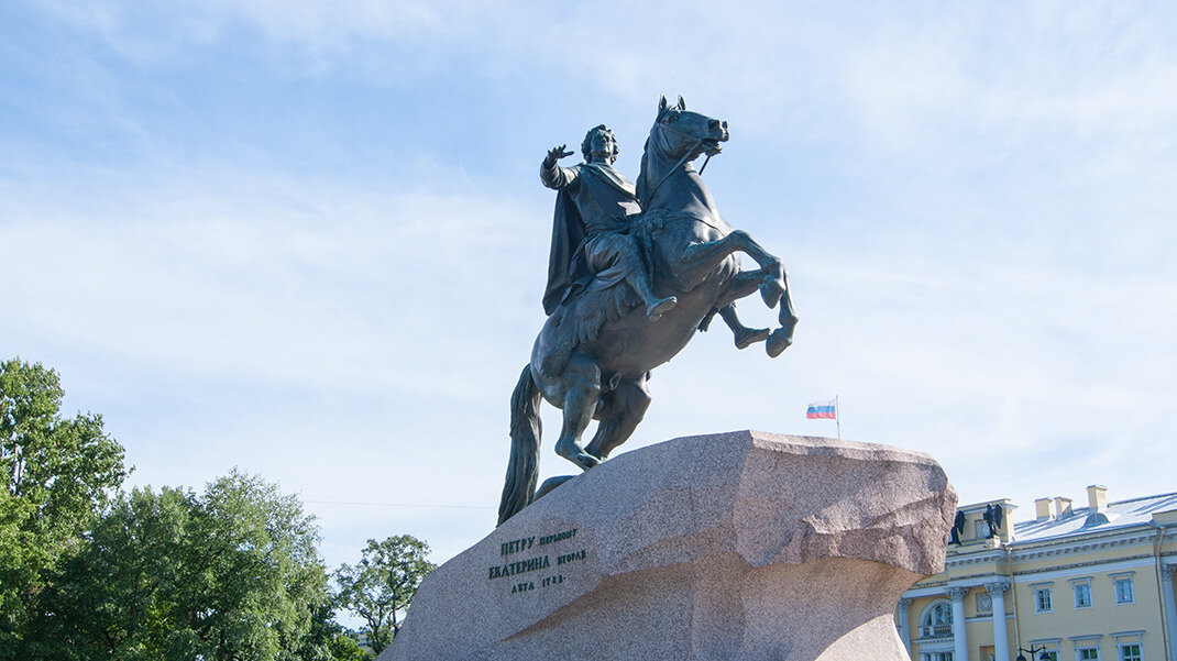 В каких городах памятники петру. Медный всадник памятник в Санкт-Петербурге. Памятник Петру 1 в Санкт-Петербурге медный всадник. Медный всадник памятник Петру 1. Фальконе памятник Петру 1.