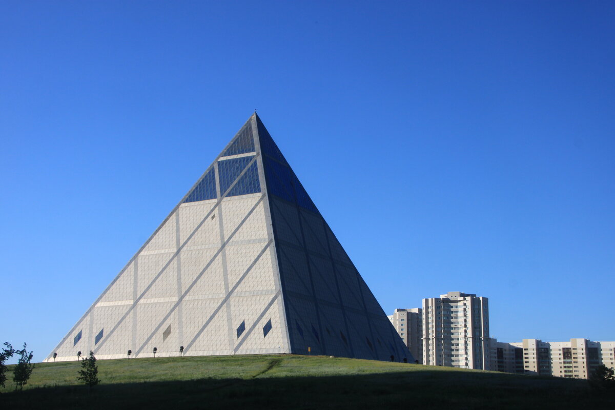 Дворец мира и согласия. Астана