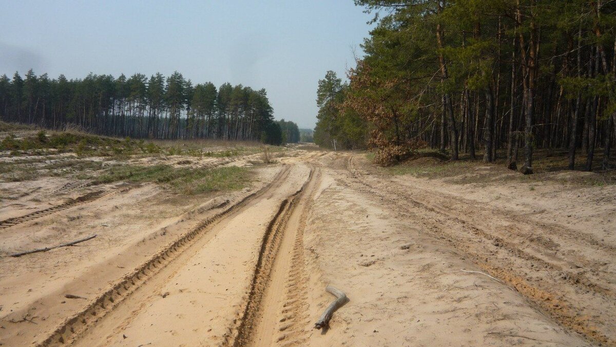 Примерно в таком песочке я и застрял. Только тут равнина, а тогда были еще и холмы