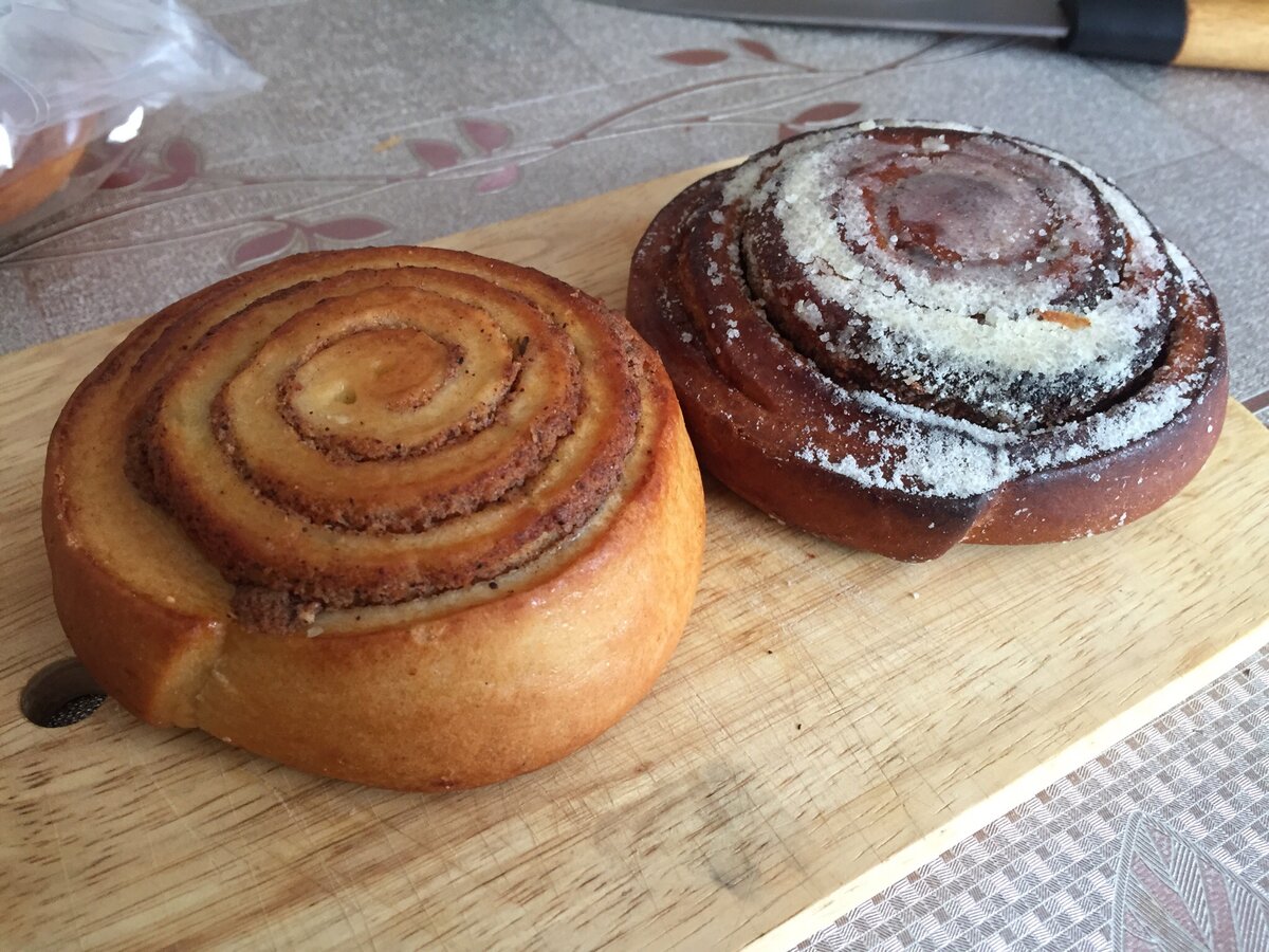 Булочки Техас совершенно разные по виду