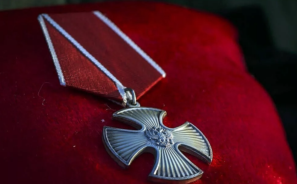 Орден мужества. Орден Мужества Чечня. Орден Мужества - награда РФ. Орден Мужества 1995 год. Орден Мужества посмертно медаль