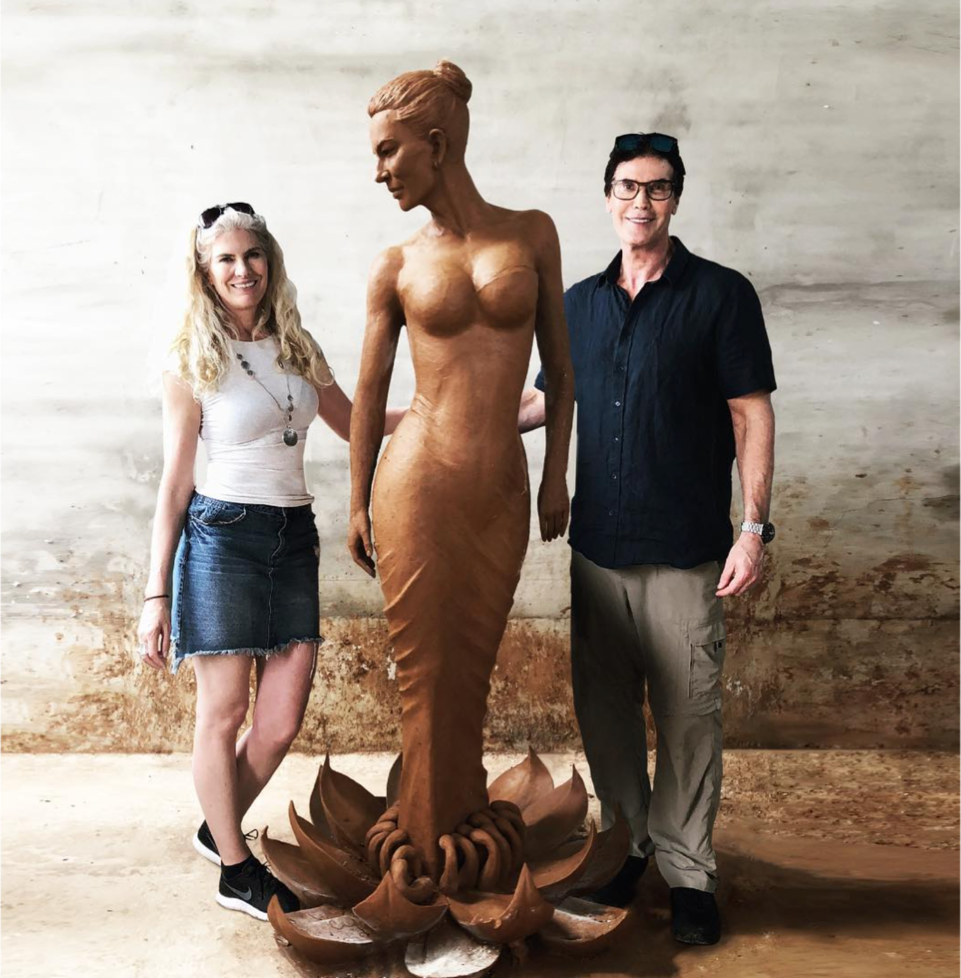 Авторы Джилли и Марк и скульптура Cate Blanchett. Фото 6sqft.com