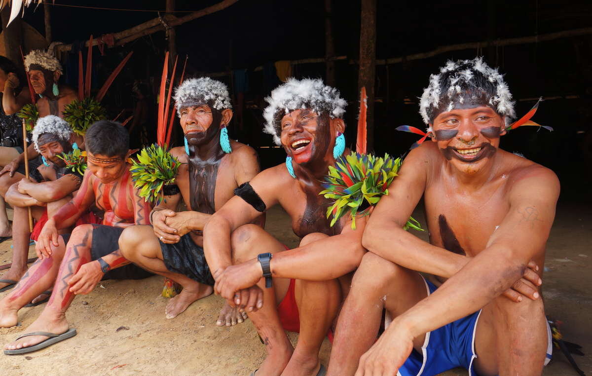 Мужчина женщина в племени. Племя в Бразилии Яномами. Индейцы Бразилии яномамо.