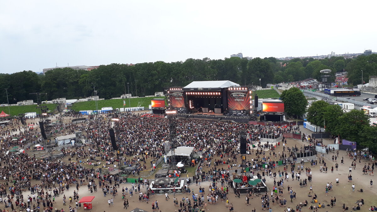 Фото: сцена Zeppelinstage на фестивале Rock im Park 2019.