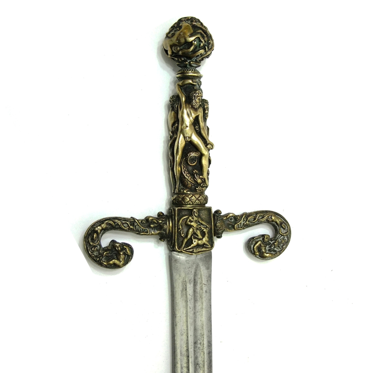 Эфес меча в стиле Виоле-ле-Дюка (XIX век).