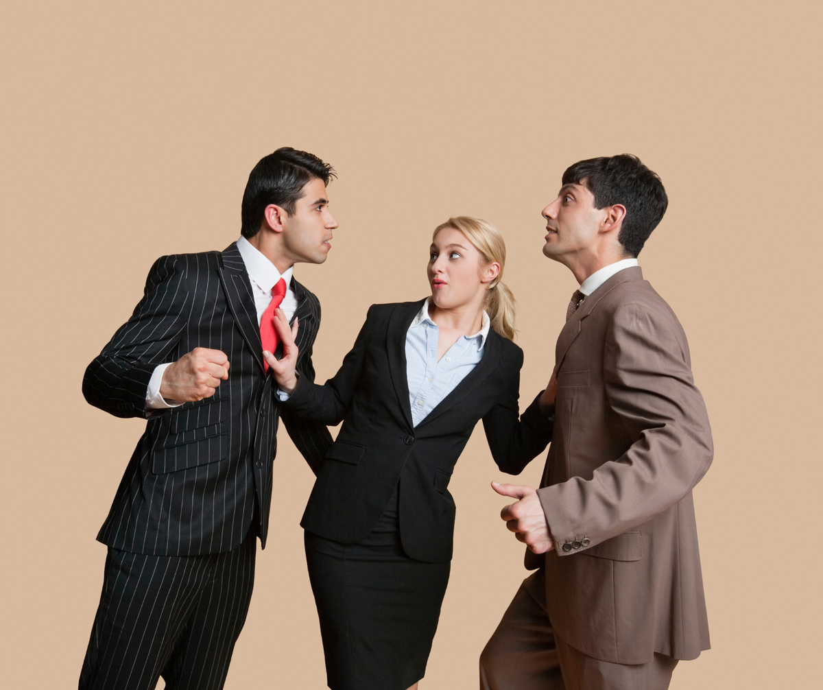 Стресс выливается в неадекватное поведение при переговорах о сделке.