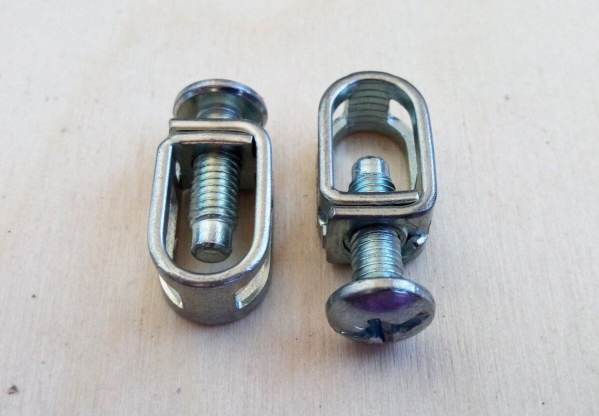 Винтовые клеммы  обычного автомата