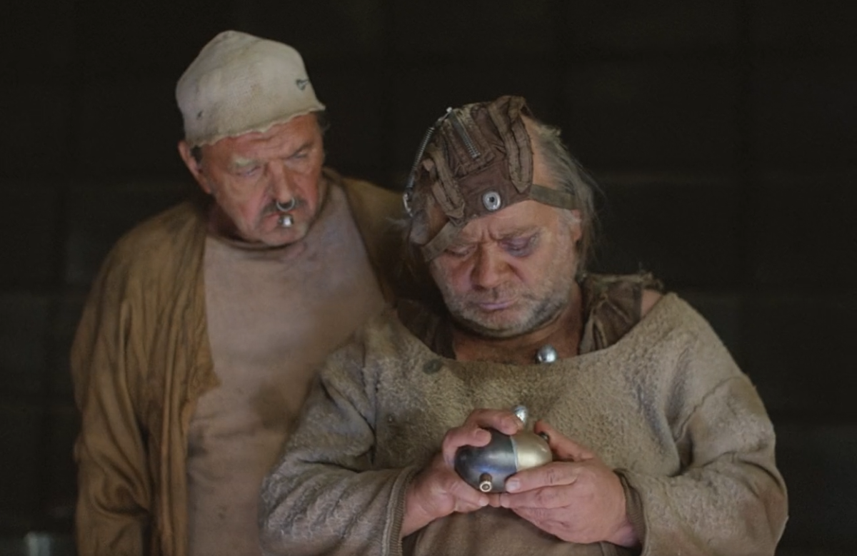 Гравицапа - движитель, позволяющий летательному аппарату пепелацу перемещаться в космосе по принципу телепортации. Источник: kinopoisk.ru